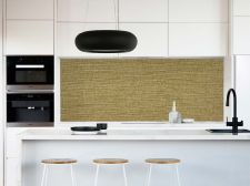 Aparador con revestimiento decorativo en tela beige y dorada