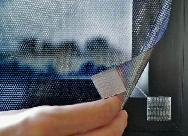 Image : How do I apply scratch film to windows? Image : How do I apply scratch film to windows?