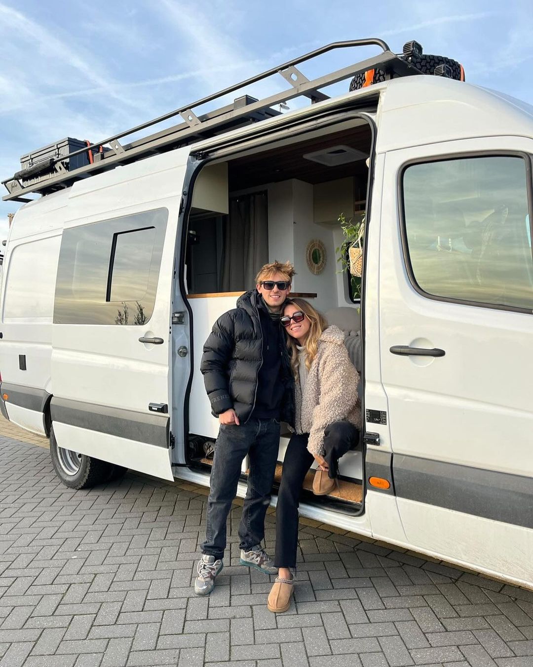 Image: Security in the van, why @aurep installed a burglar-proof window kit before his road trip Image: Security in the van, why @aurep installed a burglar-proof window kit before his road trip