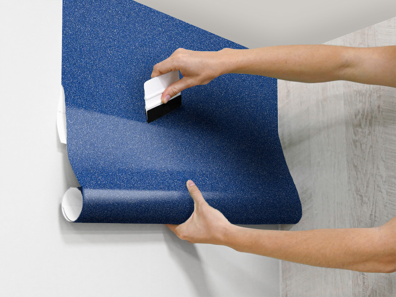 RevĂȘtement glossy bleu Ă fines paillettes argentĂ©es