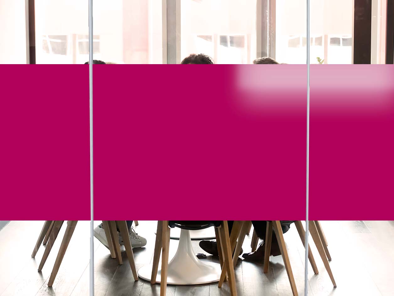 - Luminis Films - Individual Meeting room equipped with pink opacifying film
