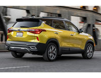 Kit film auto prêt-à-poser - Film Teinté - Kia Seltos (1) 5 portes (depuis 2020) - Variance Auto Kit film auto prêt-à-poser - Film Teinté - Kia Seltos (1) 5 portes (depuis 2020) - Variance Auto