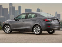 Kit film auto prêt-à-poser - Film Teinté - Scion iA Berline 4 portes (2015 - 2020) - Variance Auto Kit film auto prêt-à-poser - Film Teinté - Scion iA Berline 4 portes (2015 - 2020) - Variance Auto